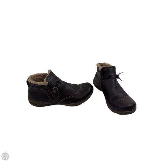 Boots Ankle Flats By Clarks In Brown, Size: 8