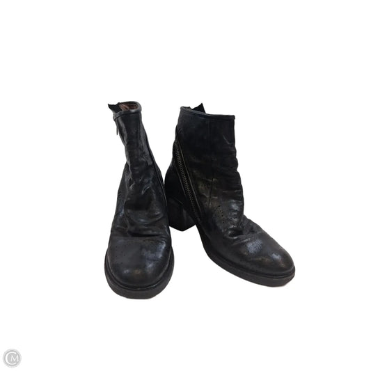 Boots Ankle Heels By Clothes Mentor In Black, Size: 7.5