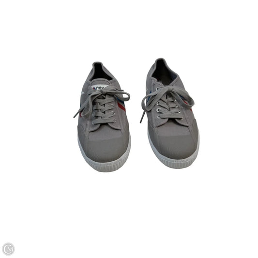 Shoes Sneakers By Clothes Mentor In Taupe, Size: 11