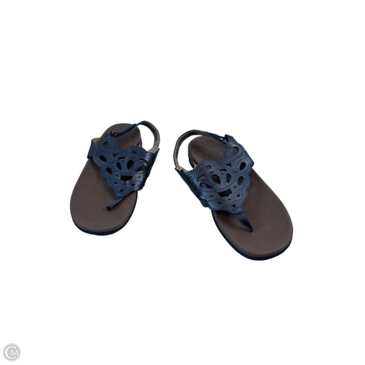 Sandals Flats By Rockport In Silver & Tan, Size: 9